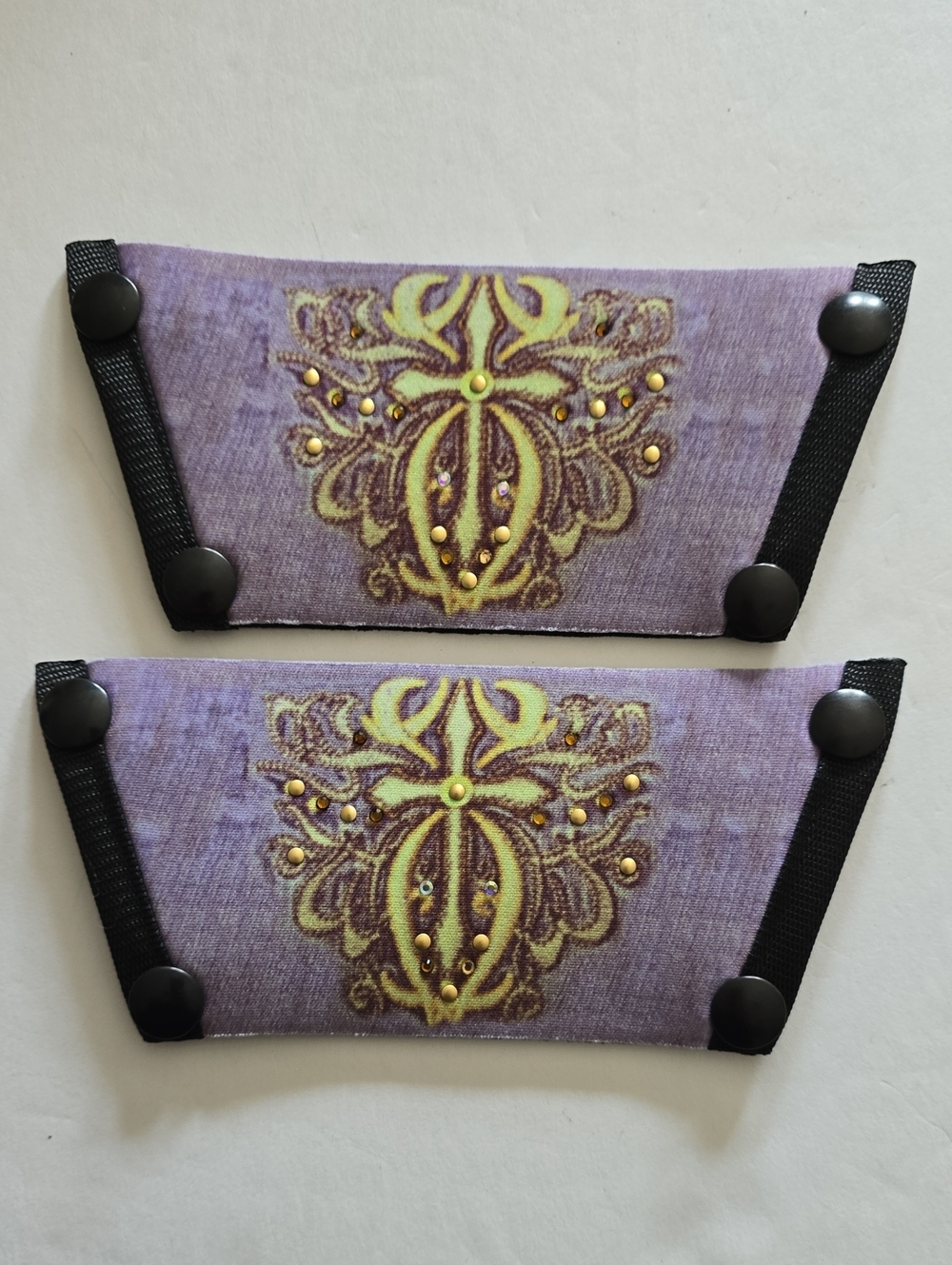 Onesole Shoe Topper Medallion Purple Green Embelliged Snap On Size Large Cross